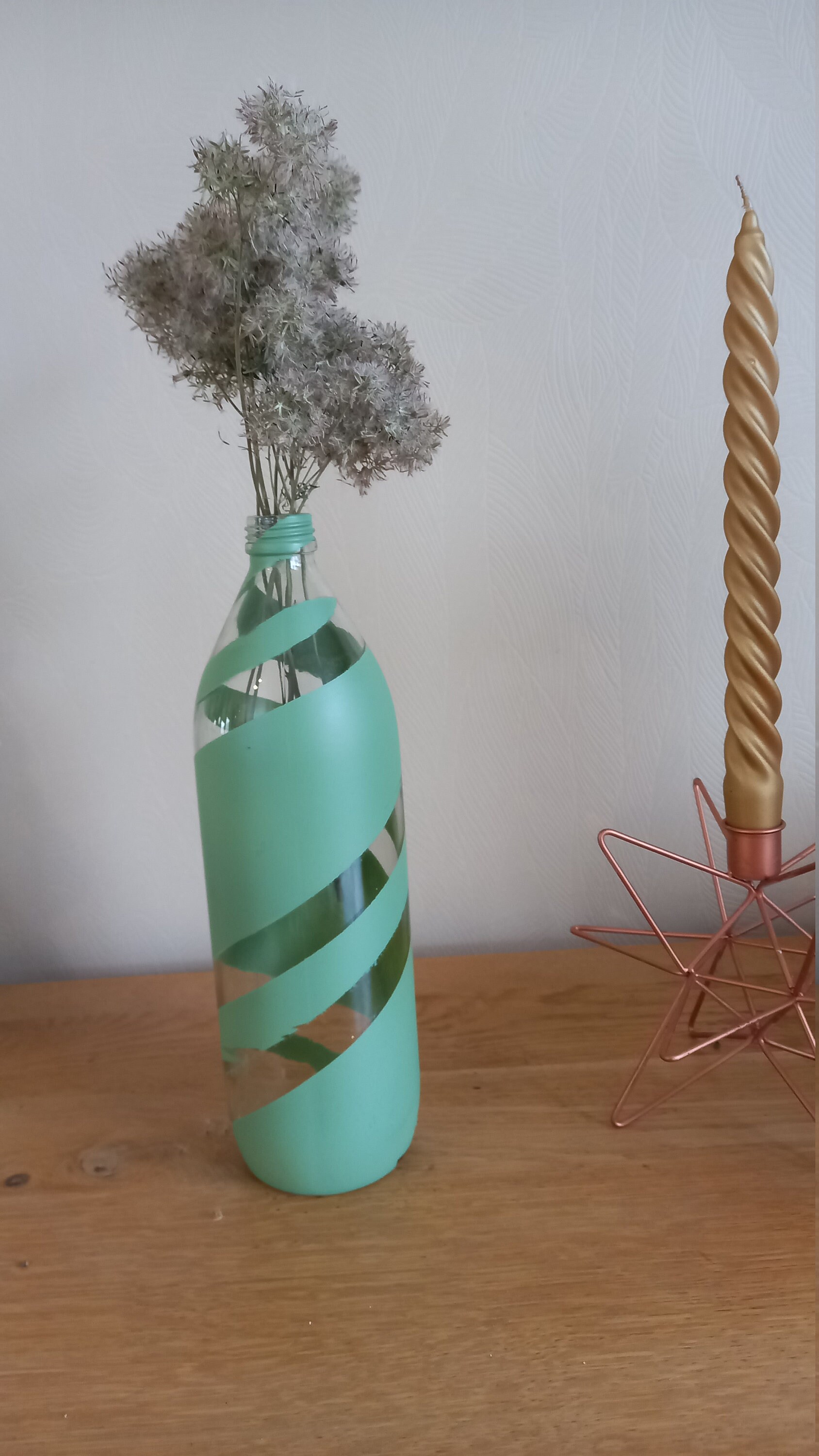 Bouteille-Vase Vert Torsade et Fleurs Séchées