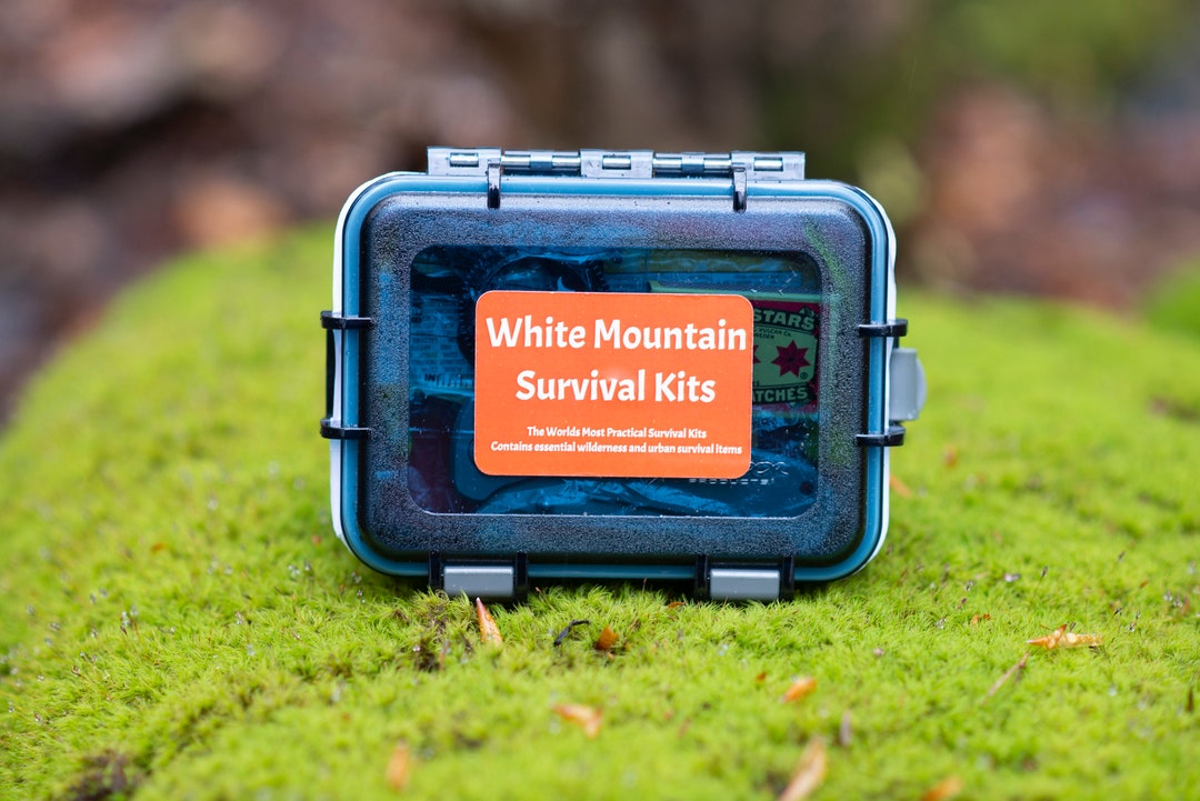 Kayak/canoe/rafter Survival Kit Water Resistant Drybox, Knife, Fire Starter, Shelter, Firstaid