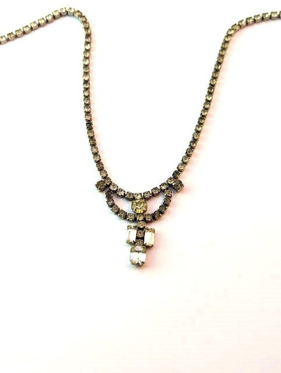 Collier Ancien Vintage Années 20 - Strass En Cristal Sur Chaîne Argentée - Longueur 42 Cm
