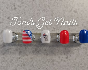 Unhas de Pressão para o Dia da Independência dos EUA: Bandeira dos EUA do Snoopy, Esmalte em gel quadrado curto