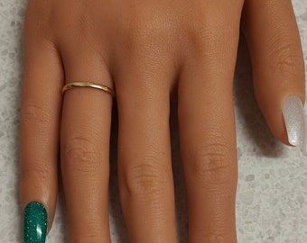 St Patrick's Day Press On Nails: Green Glitter, Medium Square