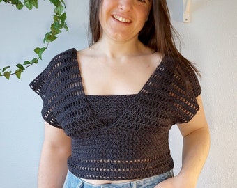Crochet Summer Top Pattern, 'Starlit Night'. Beginner friendly and size inclusive filet lace top. Crochet tank/camisole.