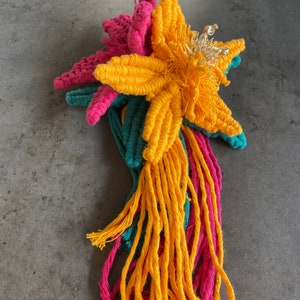 Macrame flower, lily flower decoration wall art hanging decoration