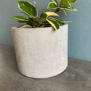 Large round concrete plant pot, stone planter, concrete indoor plant pot, concrete planter, concrete indoor planter, concrete storage pot