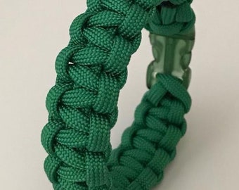 Bracelet en paracorde fait main avec perle vertèbre en bronze et fermoir manille/boucle - France