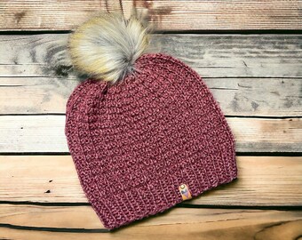 Beanie met textuur / handgebreid / meerdere kleuren beschikbaar / verwijderbare pompon