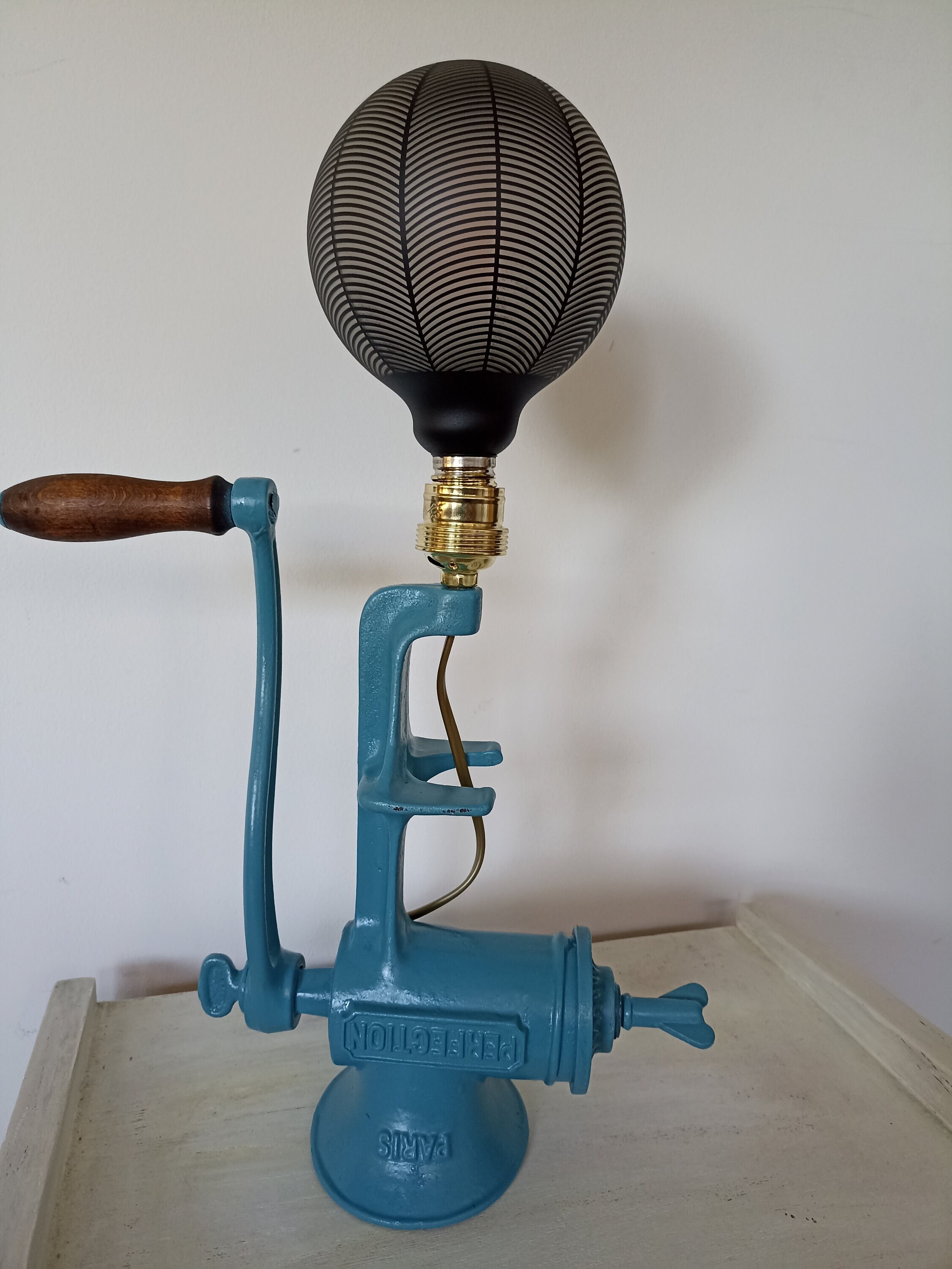 Lampe Ex Hachoir à Viande Bleue