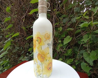Light up Bottle, Decoupage Daffogils Bottle Light, Bottle with Light, Flowers Bottle Lamp, LED Battery Operated Light, gift for Teacher