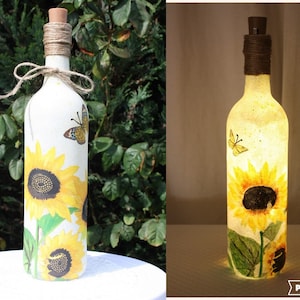 Lámpara de botella de vino pintada a mano con LED, lámpara de botella con girasoles, luz de botella de vino, lámpara de botella con decoupage, botella con luces, linterna de girasol