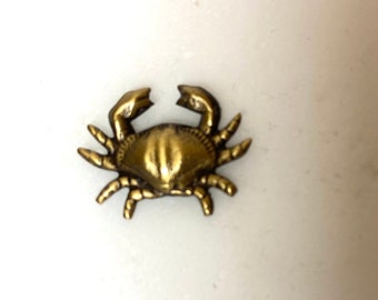 Brass Tie Tac, Crab design tie tac, Beach, Ocean Hat pin-Zodiac symbol tie tac