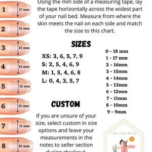 Puede incluir: Un gr&aacute;fico que muestra c&oacute;mo medir los tama&ntilde;os de las u&ntilde;as en mil&iacute;metros. El gr&aacute;fico incluye una gu&iacute;a visual de los tama&ntilde;os de las u&ntilde;as del 0 al 9, con las medidas correspondientes. Tambi&eacute;n enumera los tama&ntilde;os para XS, S, M y L, y proporciona instrucciones para el tama&ntilde;o personalizado.