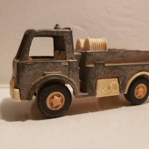 Vintage Tootsietoy Fire Pump Truck - Red and white Made in USA