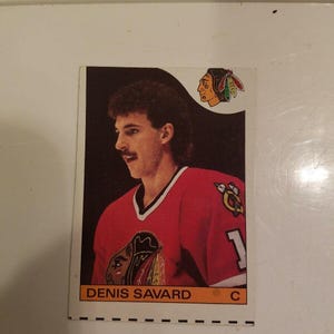 Denis Savard 1985 Topps # 73 - Chicago Blackhawks Miscut Cut Off