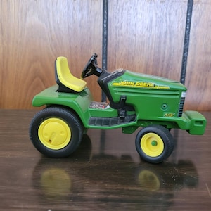 Vintage John Deere Toy Tractor/mower 345 1/32 Scale 0179Q