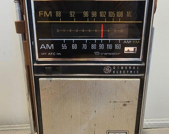 Radio de transistores General Electric (GE) P-975D de 15 pulgadas, AM/FM, de época - Funciona