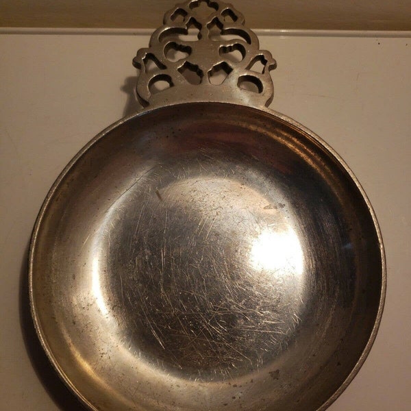 Vintage WILTON COLUMBIA RWP Pewter Porringer No. 105 w/ One Ornate Handle 5-3/4"