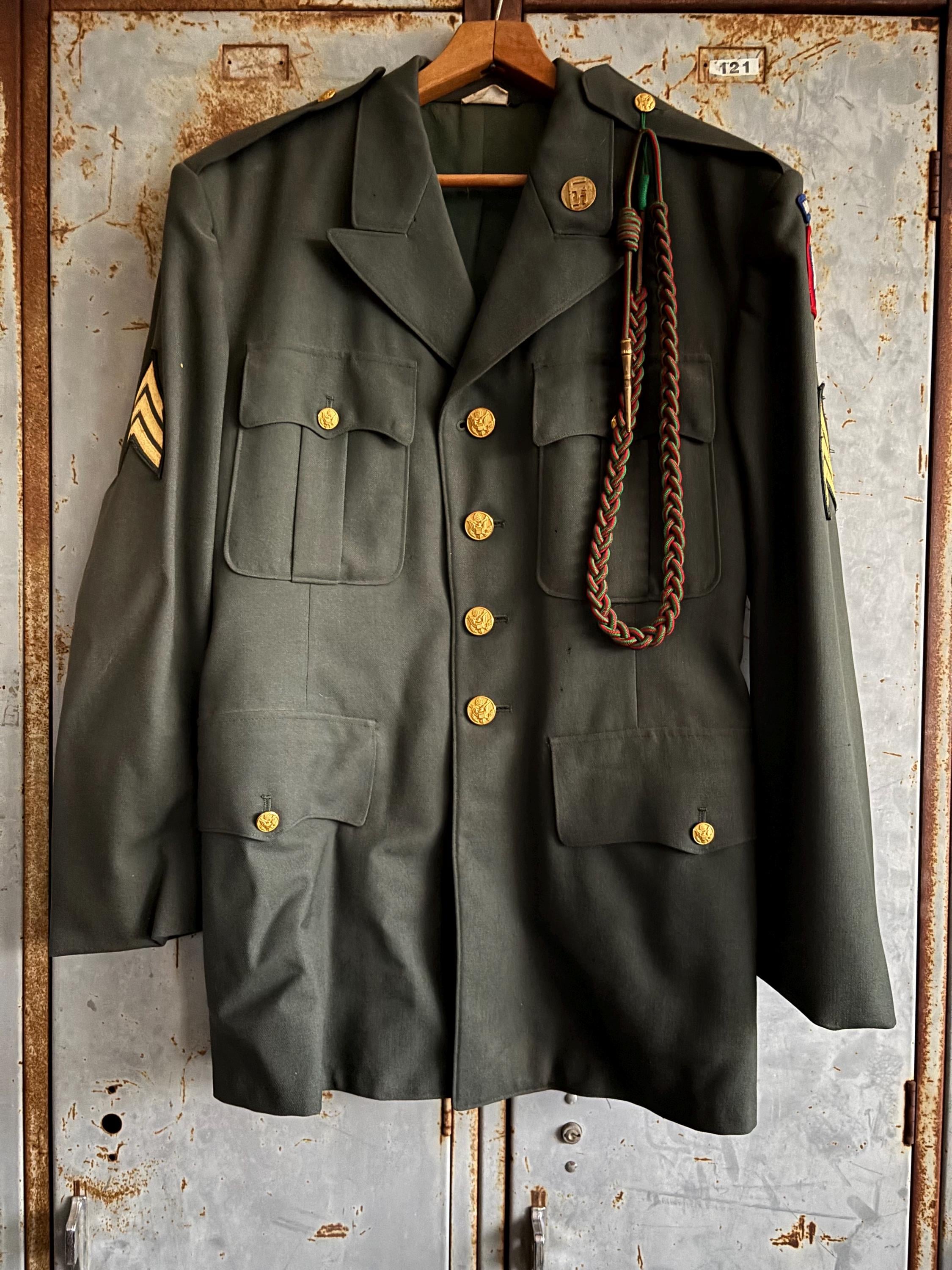 Vintage US Military Army Dress Greens Jacket w/ Patches & Pins, bar, gold buttons, rope, chevron, size 41s airborne patch, US button green