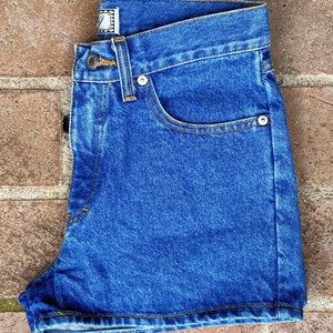 Vintage high waisted 80s/90s denim shorts, Essentiale club, size 7, high waisted shorts, vintage denim shorts, vintage style shorts original