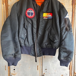 Vintage Men&#39;s USAF Flyers Intermediate MA-1 Bomber Jacket zip up jacket heavy duty size X-Large Navy Blue Orange patches Boeing Lockheed