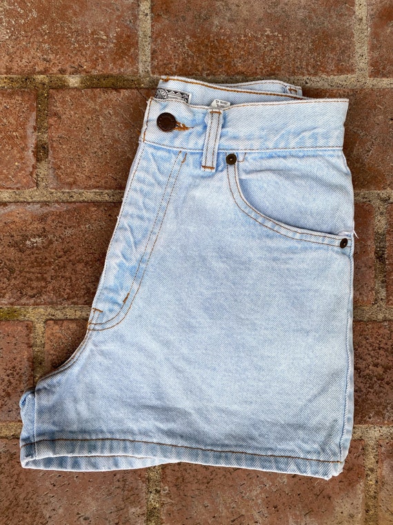 Vintage high waisted 80s/90s denim shorts, Essent… - image 3
