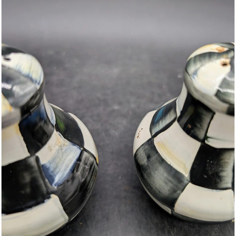 MacKenzie-Childs Courtly Check Salt and Pepper Shakers Hand Painted Ceramic Set afbeelding 3