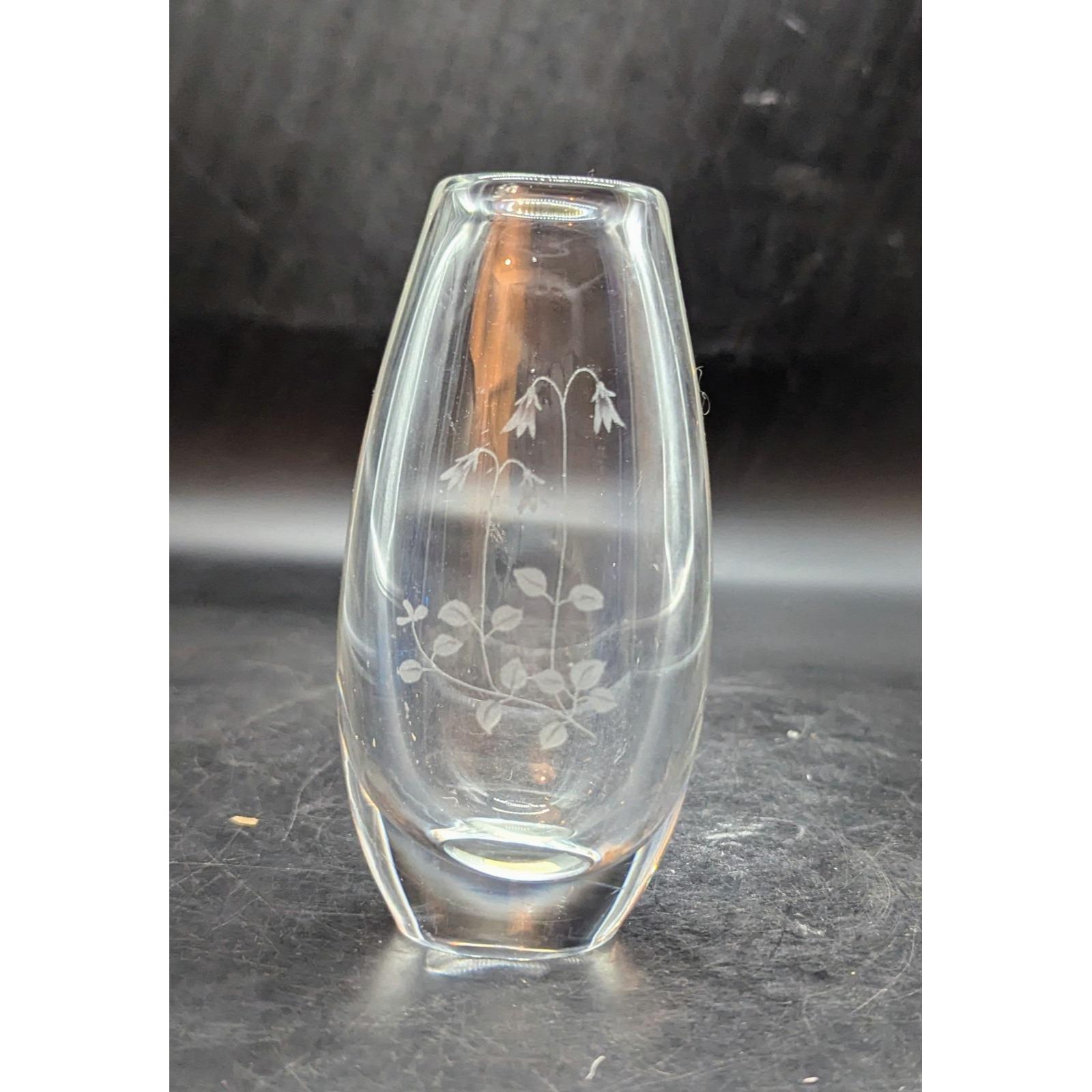 お値下げスエーデンコスタフラワーベースヴィンテージ Vintage Signed Numbered Kosta Boda Crystal Bud Vase W/ Etched