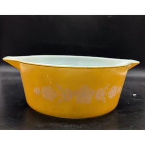 Vintage Pyrex Covered Dish Butterfly Gold 2.5 Litre 475-B Casserole Baking