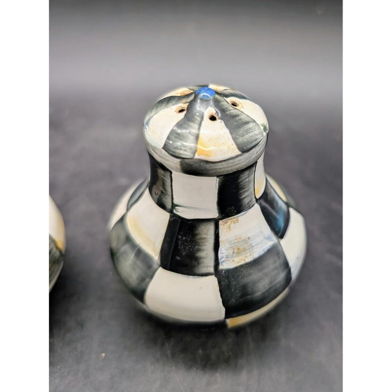 MacKenzie-Childs Courtly Check Salt and Pepper Shakers Hand Painted Ceramic Set afbeelding 4