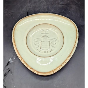 Mid Century IHQ QUISTGAARD Palshus Pottery Denmark Tray Bowl W/ Crest 7.5&quot;