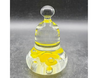 Pisapapeles de vidrio artístico con forma de campana, diseño de flor amarilla con burbujas controladas, soplado a mano, 7,6 cm