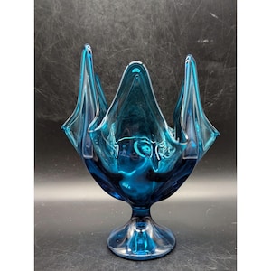 Viking Art Glass Epic Bluenique 6 Petal Footed Swung Handkerchief Vase 7.5”