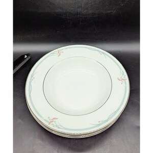 Set/4 Vintage Royal Doulton Carnation H.5084 Rimmed Soup Bowls Fine Bone China