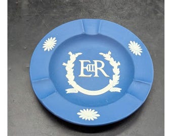 1953 QUEEN ELIZABETH II Coronation Ashtray Wedgwood Royal Blue Jasperware