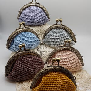 Crocheted Coin Purse Small Kiss Lock Clasp Purse