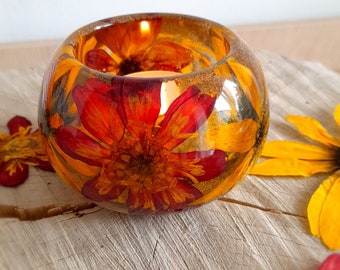 Flower candle holder, perfect gift, botanical resin art in beautiful colors!