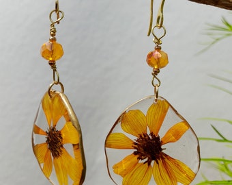 Floral earrings, dreid flowers in resin, bidens flower,  perfect for summer, gold finish, floralresinart, suncatcher earrings