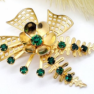 Vintage Floral Spray Bouquet Emerald-Green Rhinestone Bouquet Brooch Pin Weave Gold-Tone Unsigned 2&quot;