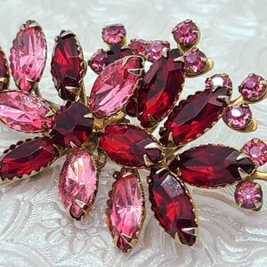 Gorgeous BEAU JEWELS Red and Pink Rhinestone Vintage Floral Branch Brooch Pin Gold-Tone Prong-Set Unsigned