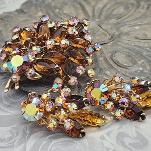Stunning BEAU JEWELS Large Vintage Topaz Amber Aurora Borealis Glass Rhinestone Floral Spray Brooch Pin & Earrings Gold-Tone Prong-Set 2.5&quot;
