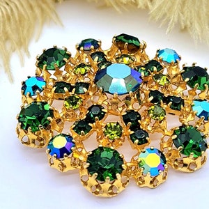 Vintage Made in AUSTRIA Emerald-Green and Green Aurora Borealis Rhinestone Round Flower Starburst Brooch Pin Gold-Tone Prong-Set 2&quot;
