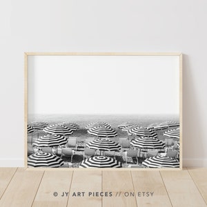 Láminas costeras en blanco y negro, arte mural con sombrilla de playa, decoración minimalista del océano, póster de playa de verano, descarga instantánea