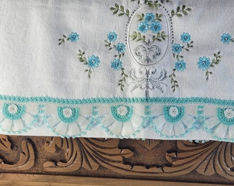 Melody Jane Dollhouse Miniature Towels - Set Of 4 Pink Lace Edged Bathroom Accessories