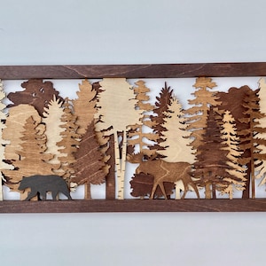 En el bosque, obra de arte de vida silvestre del bosque de varias capas, decoración rústica cortada con láser