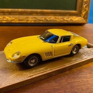 Ferrari Diecast Model – 1/43 Scale Ferrari Collection Car – Classic Sports Car Diecast, High-Quality Collectible Gift