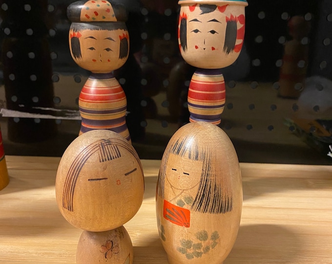 Familia de muñecas Kokeshi japonesas, pintadas a mano, artesanales, excelente estado, únicas