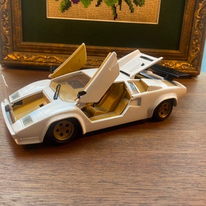 Lamborghini Countach Diecast,  Lamborghini Collection Cars, 1/24 Scale Vintage Car Diecast