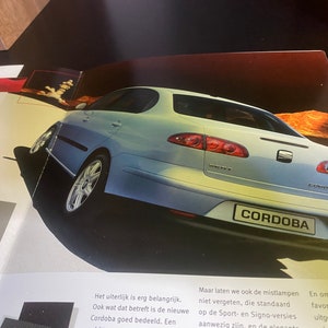 Brochure Seat Cordoba sur les voitures classiques, pochette sur les voitures anciennes, brochure sur les voitures anciennes