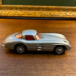 Mercedes Benz 300SLR Diecast - 1/43 Scale Classic Car Model, Collectible Mercedes Diecast, Vintage Racing Car, High-Quality Metal Model