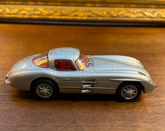 Mercedes Benz 300SLR Diecast - 1/43 Scale Classic Car Model, Collectible Mercedes Diecast, Vintage Racing Car, High-Quality Metal Model
