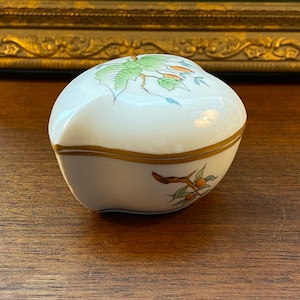 Herend Hungary - Porcelain Bowl with Lid - Jewelry Box - First Quality - Excellent Condition